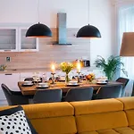 Centrum Pstrossova Apartment *