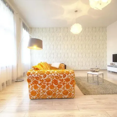 Apartamento Centrum Pstrossova