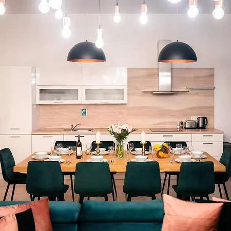 Apartment Centrum Pstrossova *