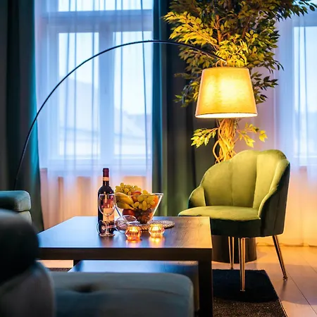 Centrum Pstrossova Apartment
